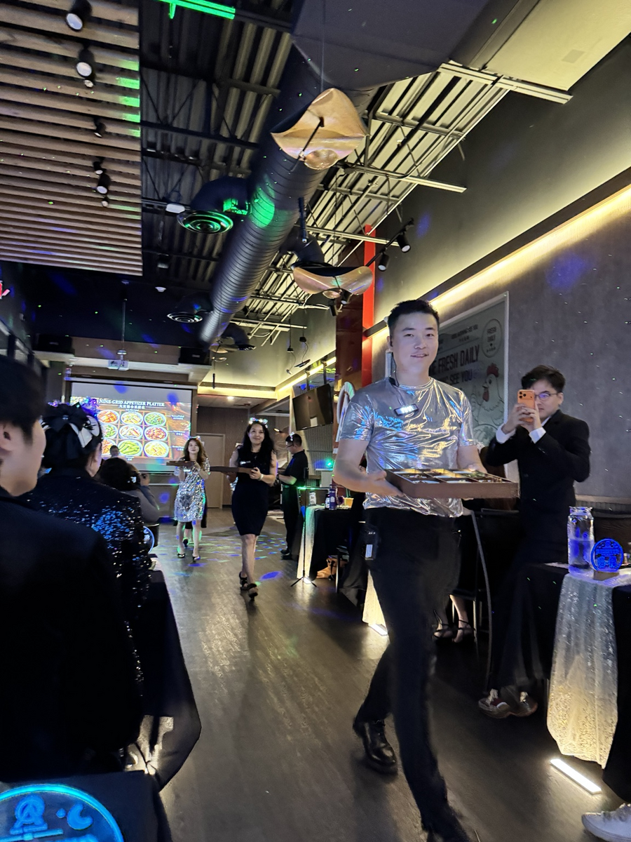AMA Kitchen夜间系列菜品走秀展示